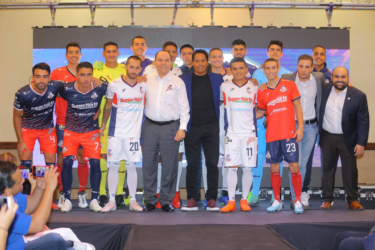 Cimarrones presentan su nueva piel
