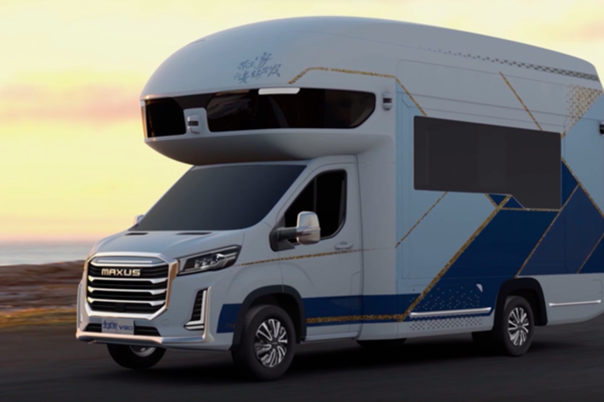 Casa rodante con dos pisos y ascensor cautiva a los amantes de los viajes