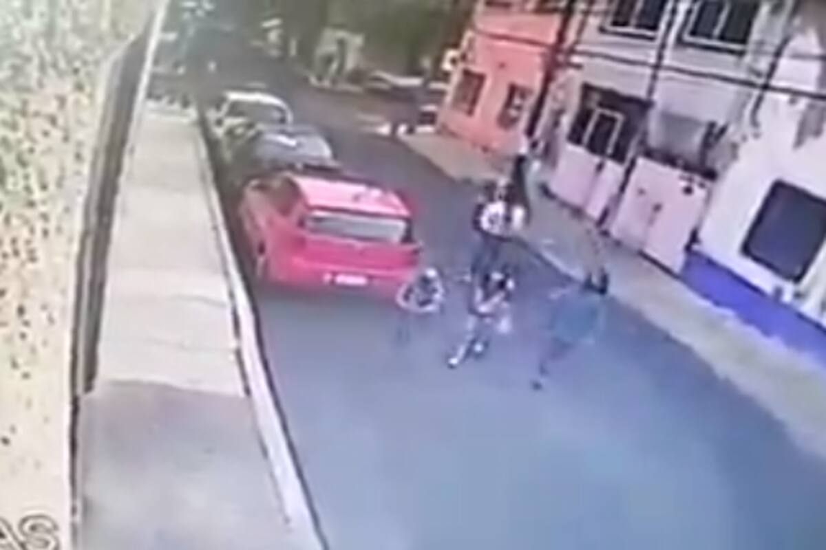 Captan a hombre acosando a niña de 10 años; Fiscalía de la CDMX investiga el video