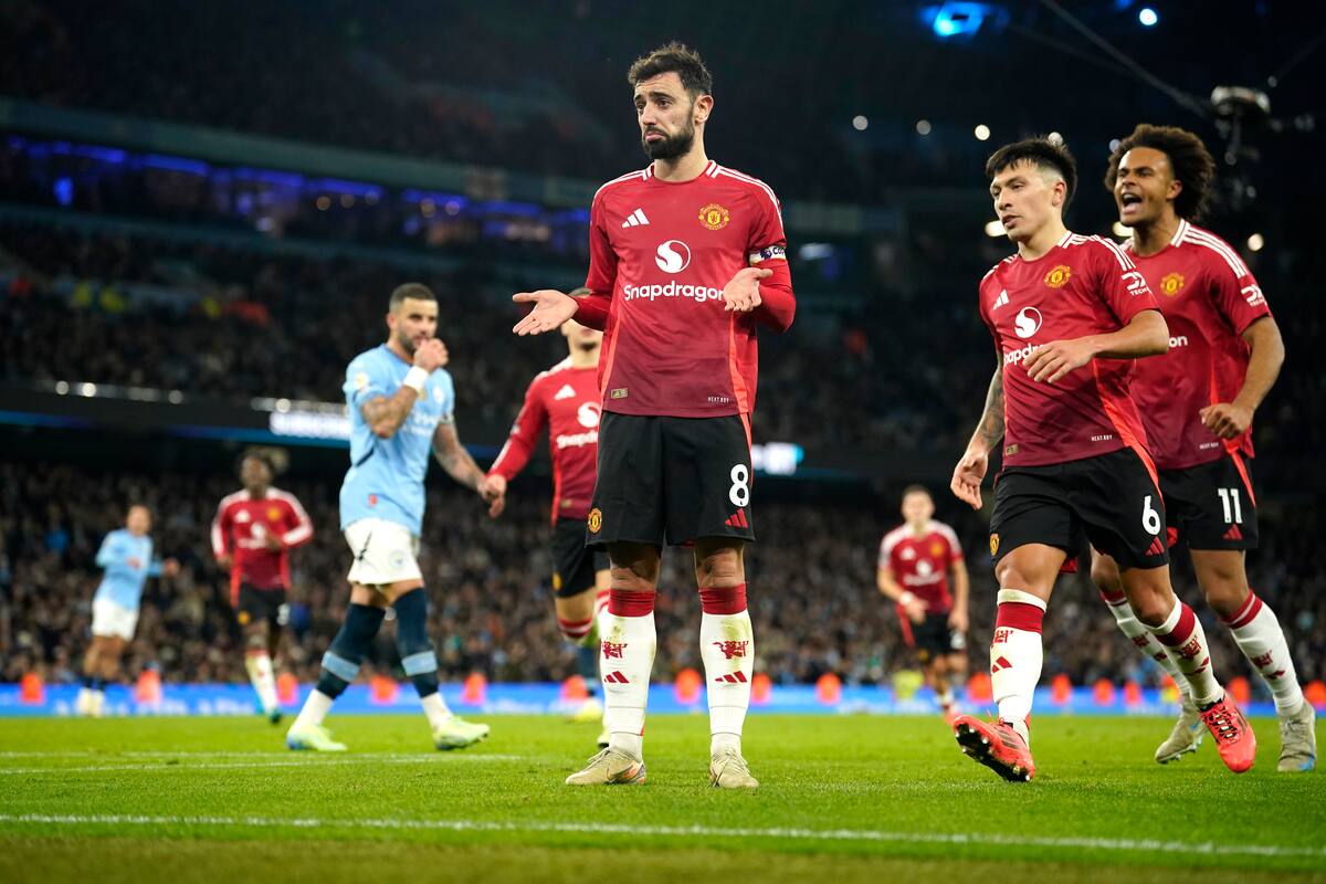 ¡Manchester es rojo! El United remonta al Manchester City en los últimos minutos y se lleva el derbi