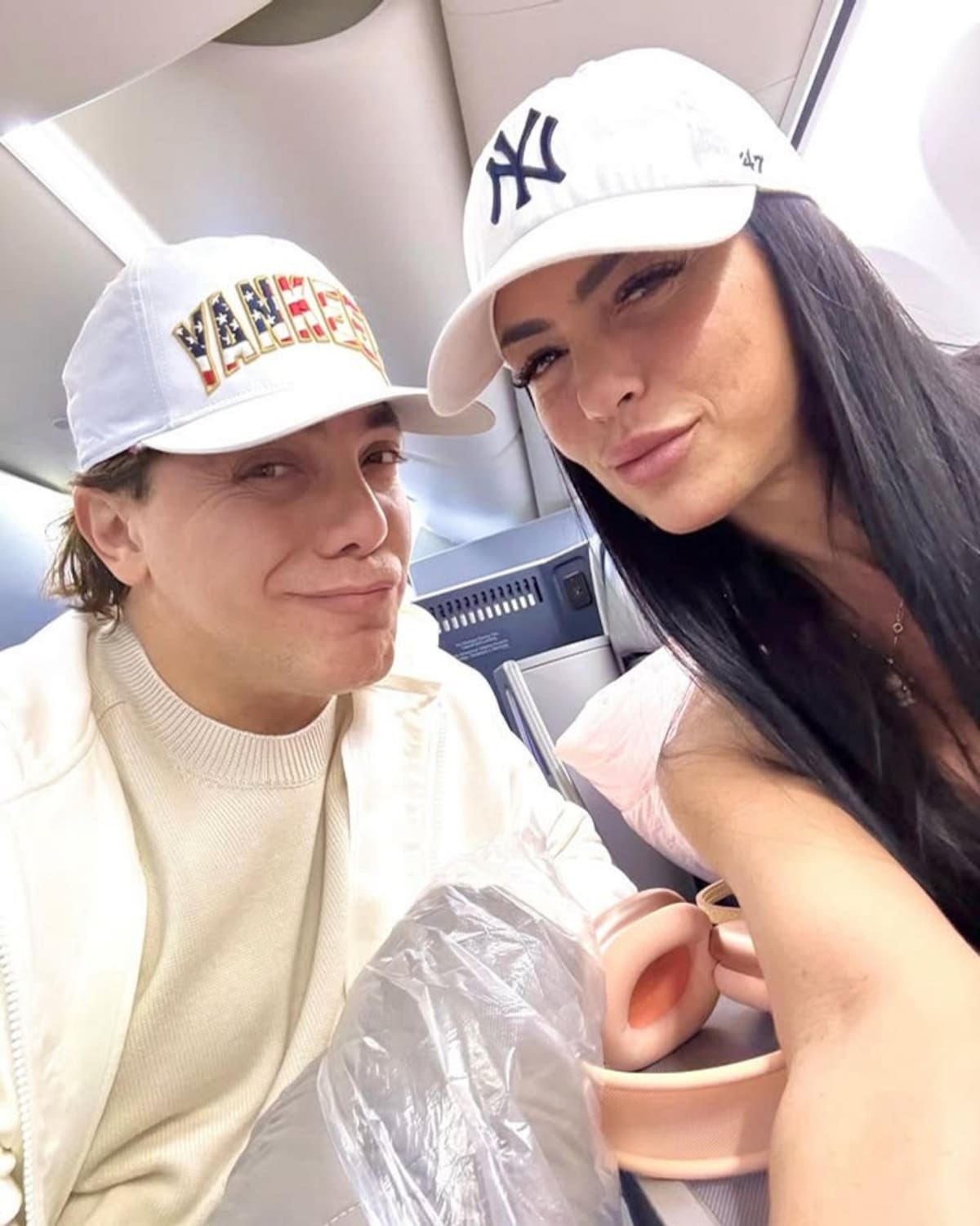 Cristian Castro ya le dio el anillo de compromiso a Mariela Sánchez.