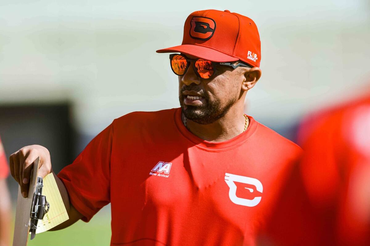 César Izturis Jugó trece temporadas en Grandes Ligas y fue compañero de Óscar Robles en la campaña 2005 con Dodgers de Los Ángeles.