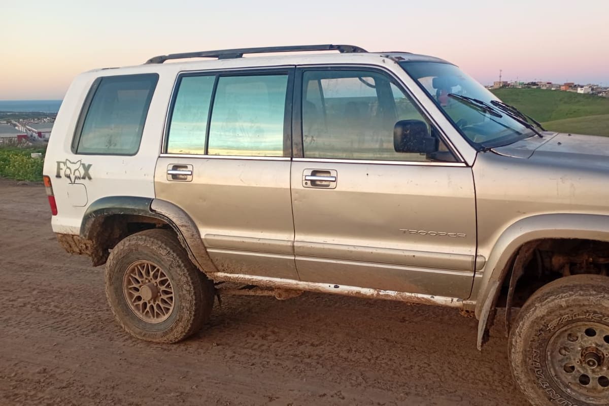 Asesinan a hombre en Rosarito; la víctima se localizó dentro de un vehículo abandonado