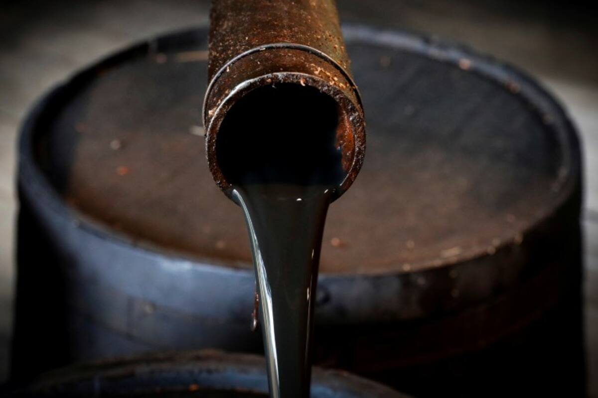 FOTO DE ARCHIVO. El petróleo sale de un pozo original de 1859 de Edwin Drake que lanzó la industria petrolera moderna en el Drake Well Museum and Park en Titusville, Pensilvania, EU. 5 de octubre de 2017. REUTERS/Brendan McDermid