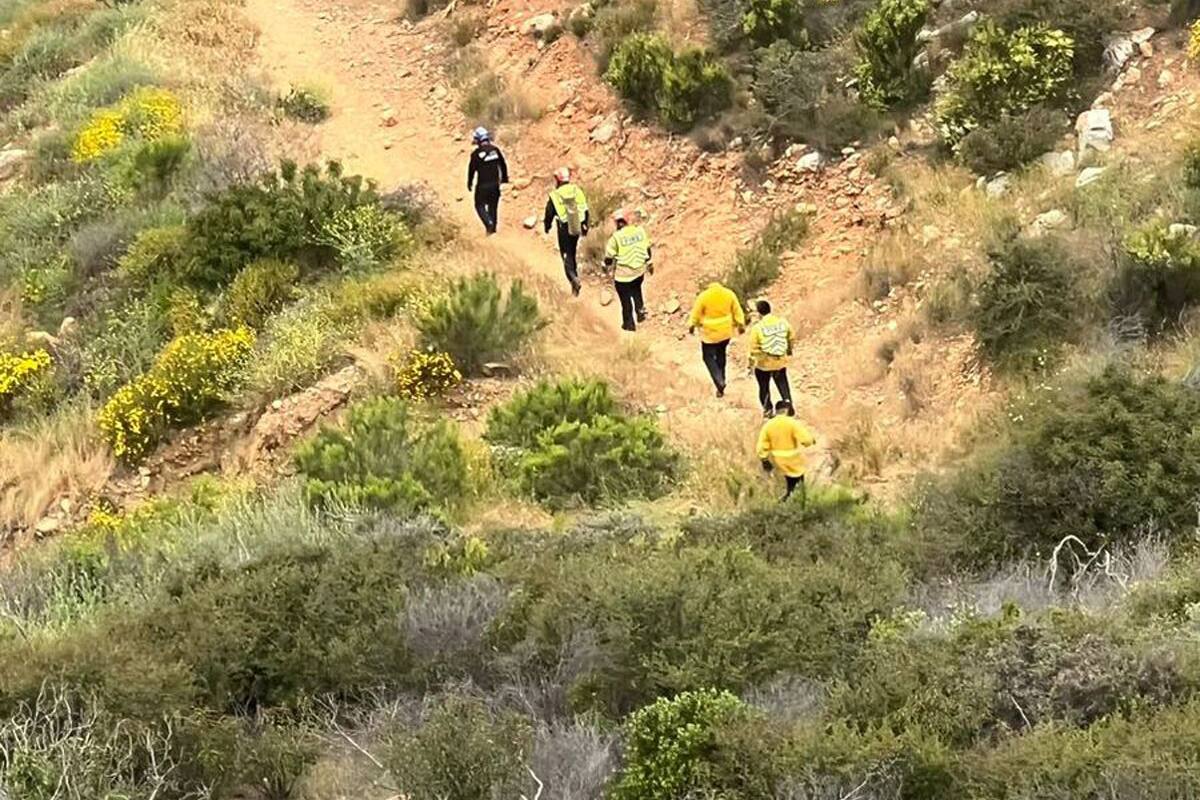 Bomberos Tijuana coordinan rescate de hombre extraviado en zona rural