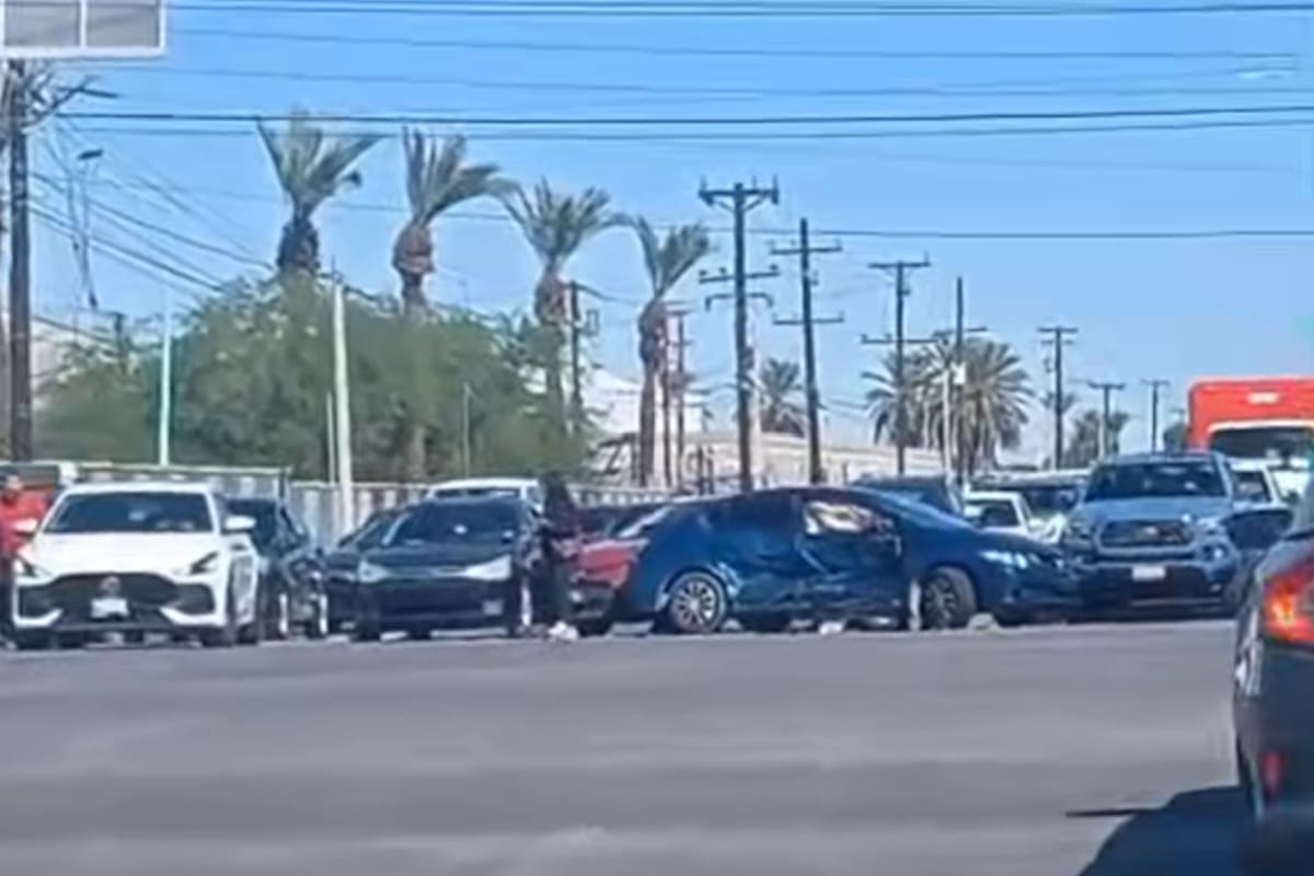 Choque en San Luis y Gómez Morín deja un lesionado y cuatro vehículos dañados