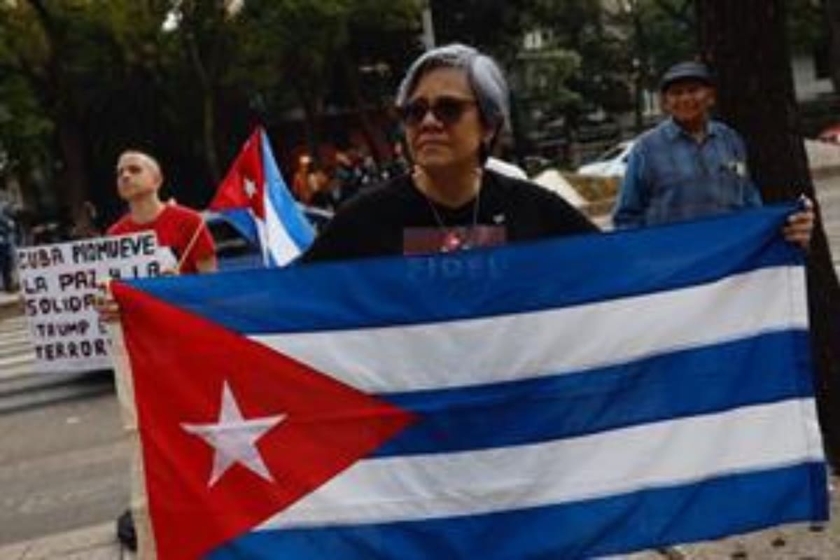 Se manifiestan activistas mexicanos en Embajada de EU; protestan por regreso de Cuba a lista de Estados promotores del terrorismo en CDMX