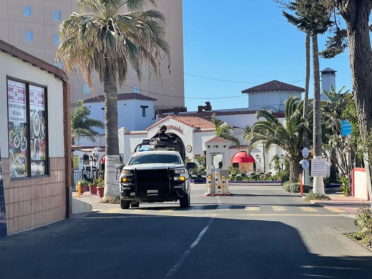 Poco a poco se retiraron del lugar las unidades de seguridad y bomberos.