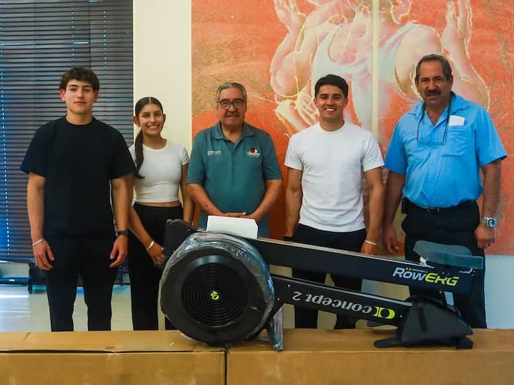 Equipo de remo recibe nuevo equipo de entrenamiento