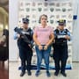 VIDEO: Maestra de secundaria fue detenida por golpear e insultar a una alumna frente a sus compañeros
