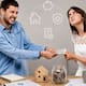 Hablar de dinero y alinear planes de vida con tu pareja previene rupturas amorosas y protege el patrimonio familiar antes de iniciar la cohabitación o el matrimonio