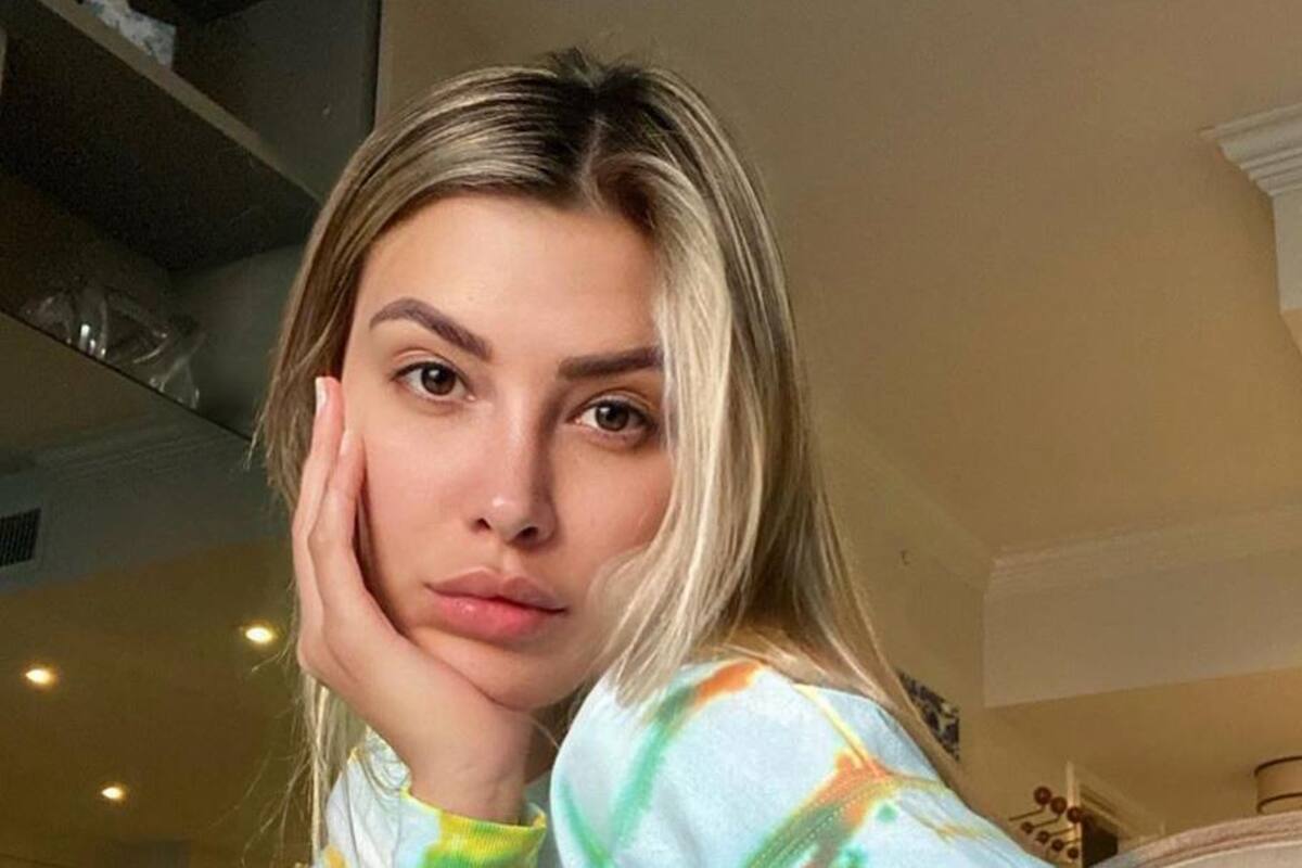 Michelle Salas celebra el Día de la Tierra disfrutando de hermoso paisaje