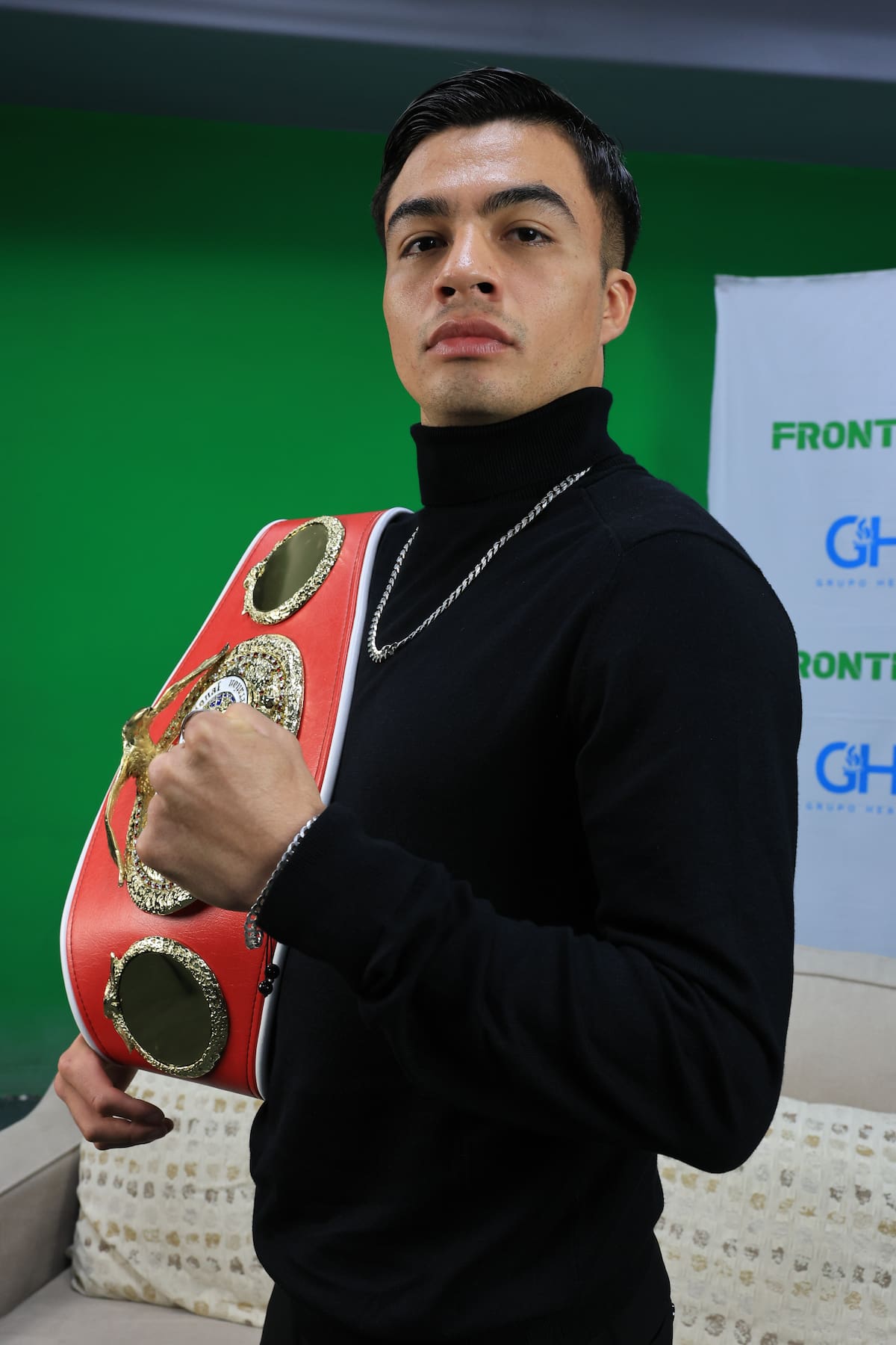 Apenas ganó el cinturón peso Gallo de la FIB, José ‘Chapulín’ Salas sueña con pelear con los otros tres monarcas de la división. Foto: Sergio Ortiz