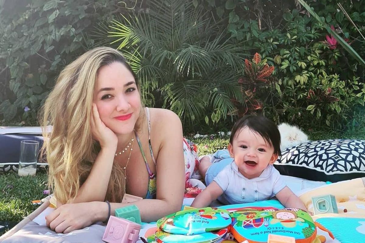 ¡Sherlyn muestra su figura en bikini!