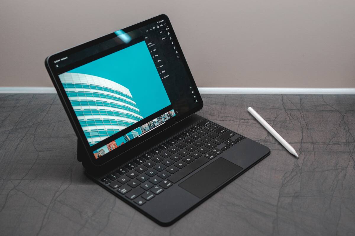Laptops 2 en 1: ¿Cuáles son los 5 mejores accesorios para trabajar?