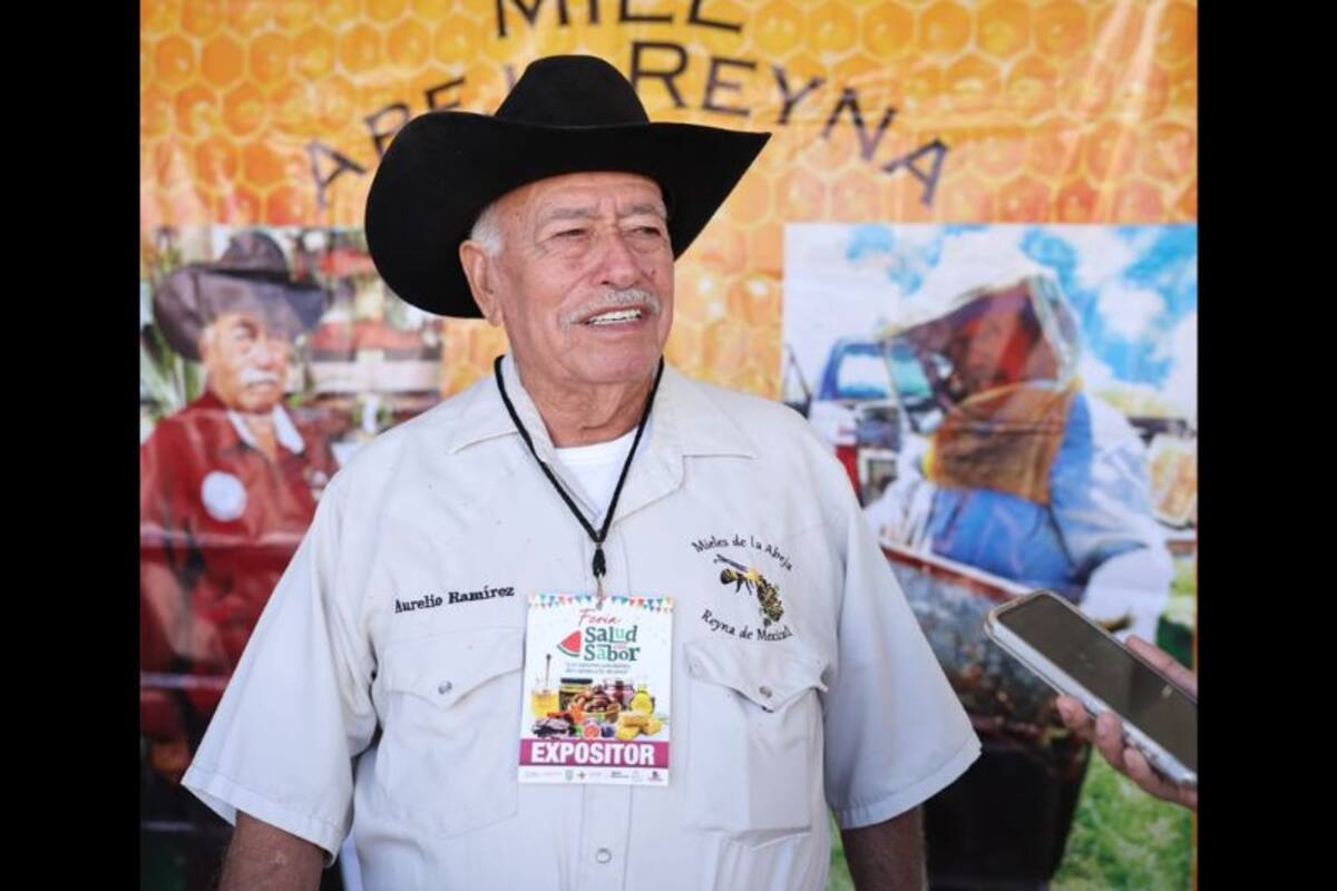 De las cantinas a las colmenas; don Aurelio y su historia como apicultor