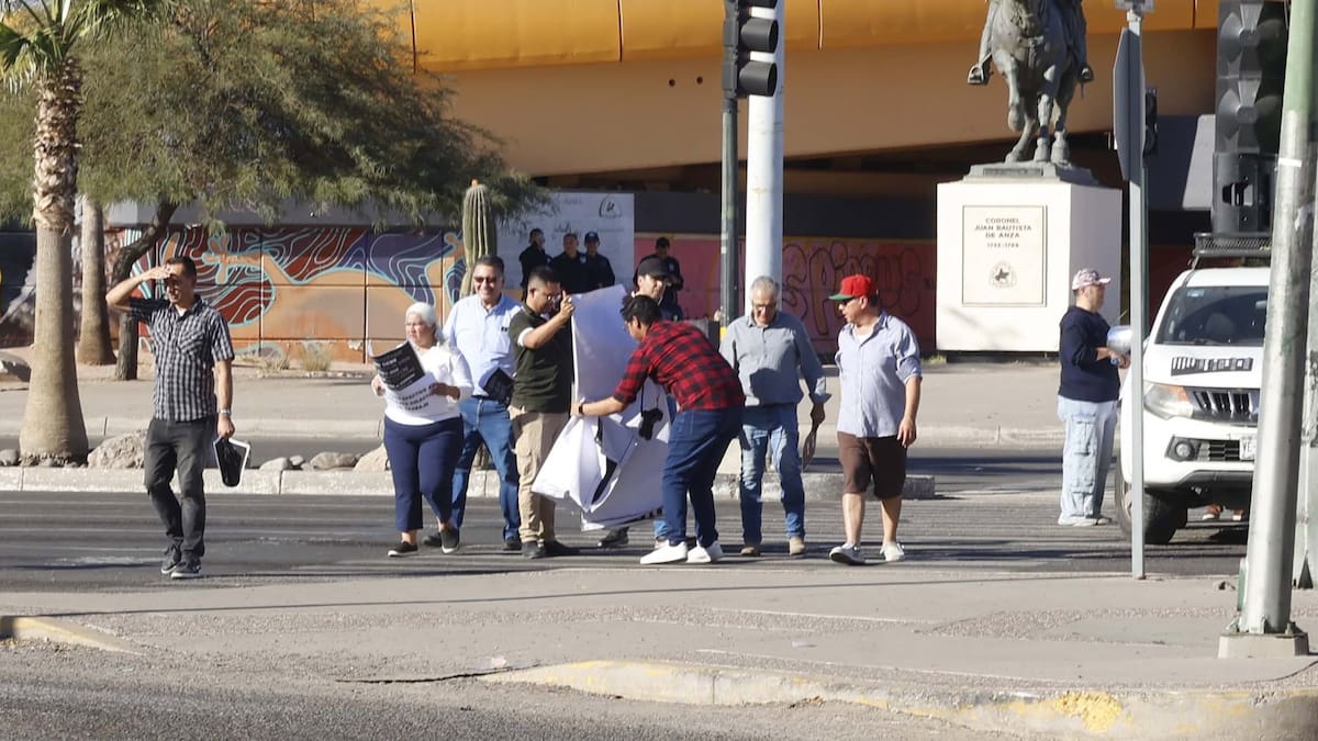 Bloquean bulevares para apoyar al maestro Ricardo Ortega ante deterioro de salud por huelga de hambre en la Unison