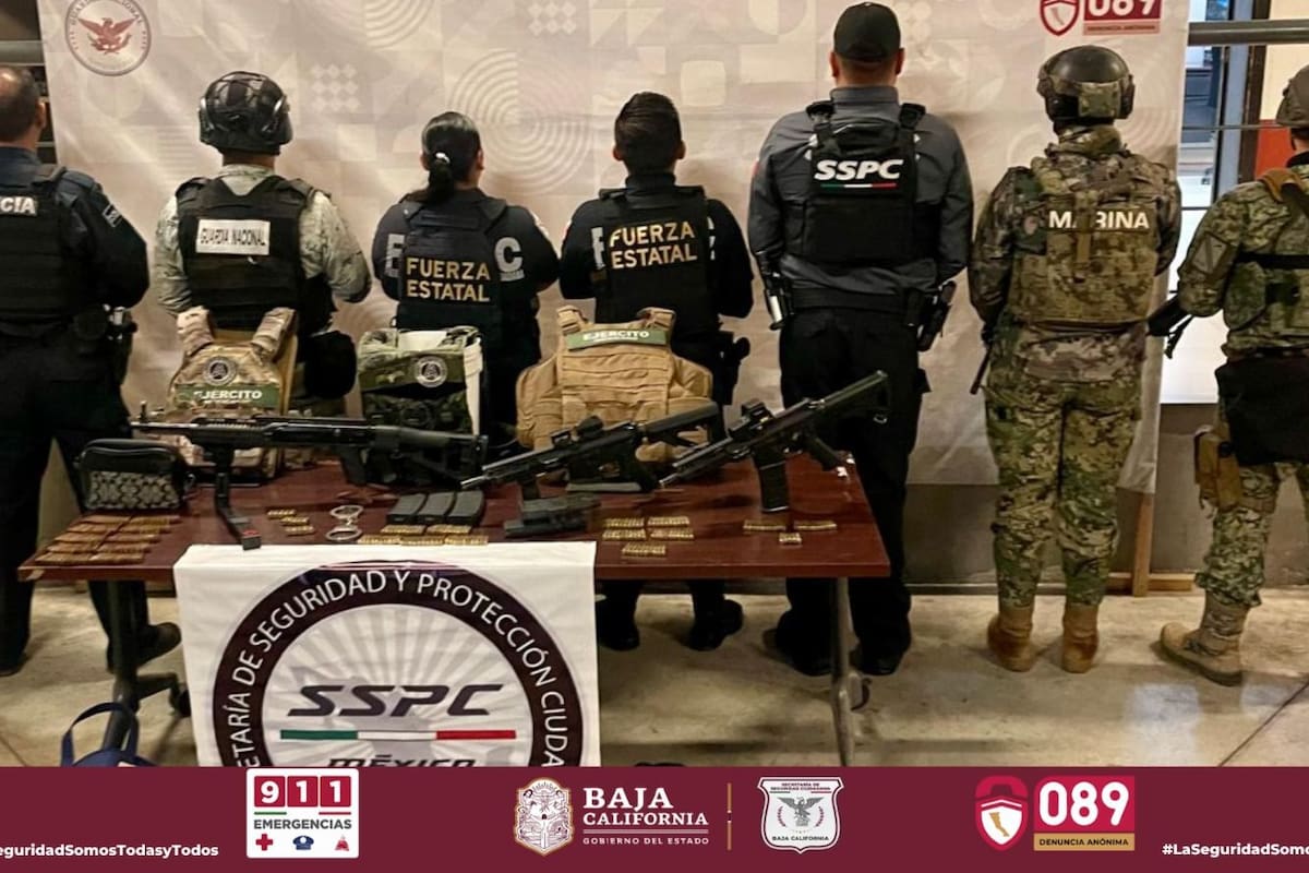 Aseguran armas de alto calibre y equipo táctico en operativos en Tijuana
