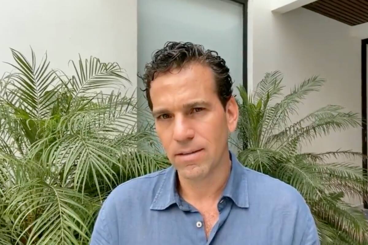 "Embestida no es por Cassez; es por Pío, Felipa, Bartlett y vacunas", responde Carlos Loret de Mola