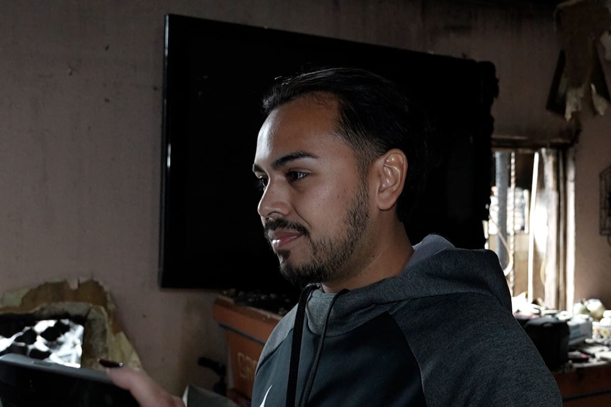 Agradece a vecinos por salvar a su abuelo de morir entre las llamas