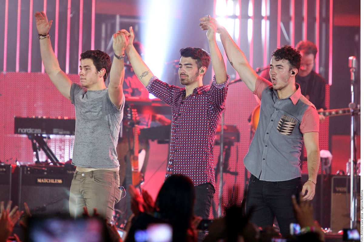 Jonas Brothers sorprenden a fans en trivia de Camp Rock en Toronto
