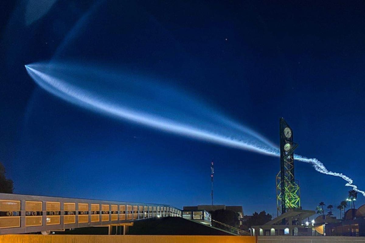 El cohete Falcon 9 deja huella en el cielo