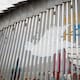 Plasman mensajes por la paz en el muro fronterizo de Tijuana