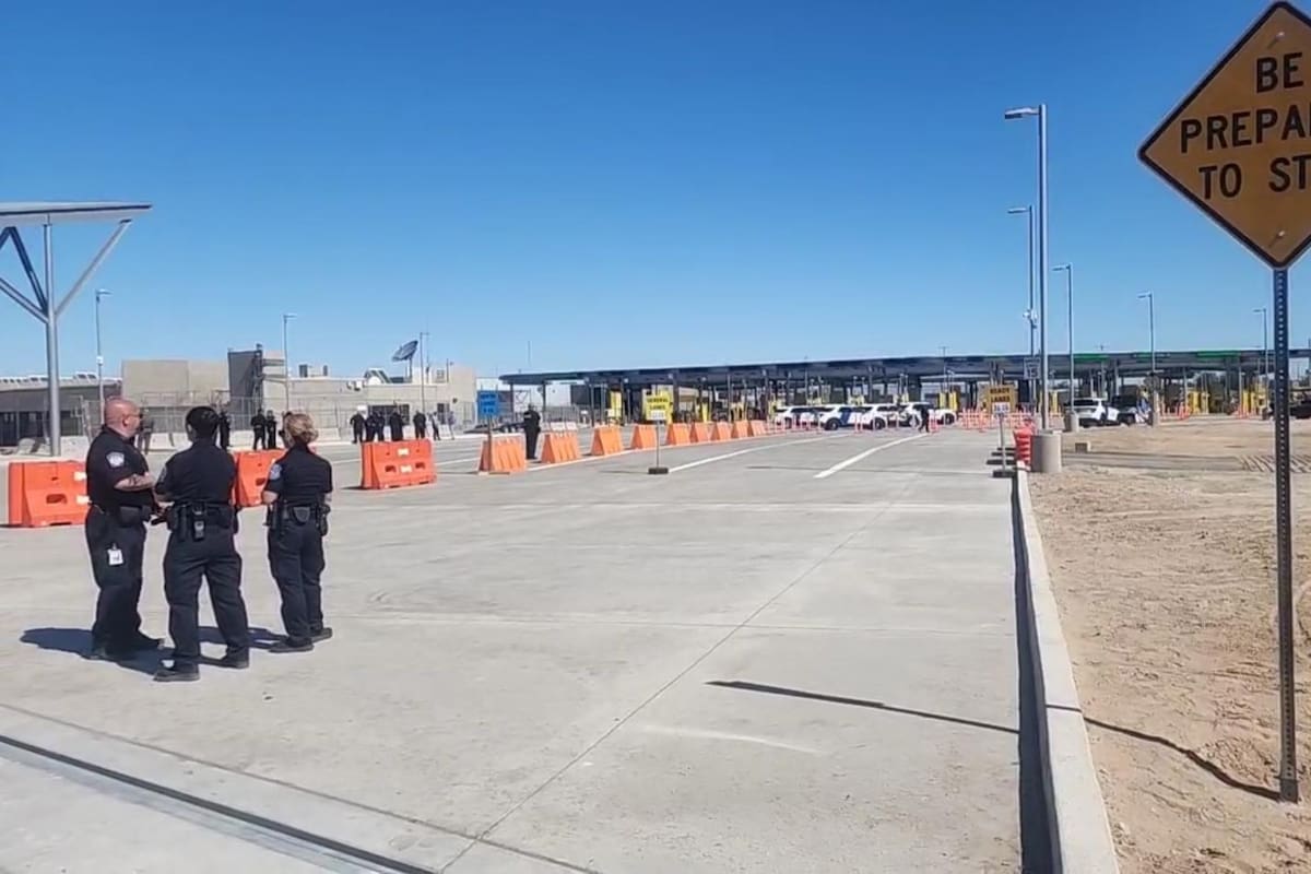 Nueva aduana en San Luis abre con siete accesos para aliviar filas en la frontera