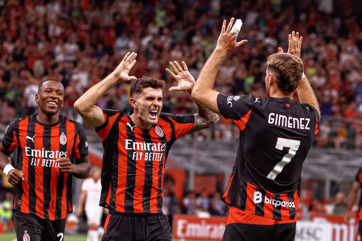 Santi Giménez arranca la temporada con una asistencia en el triunfo del Milan
