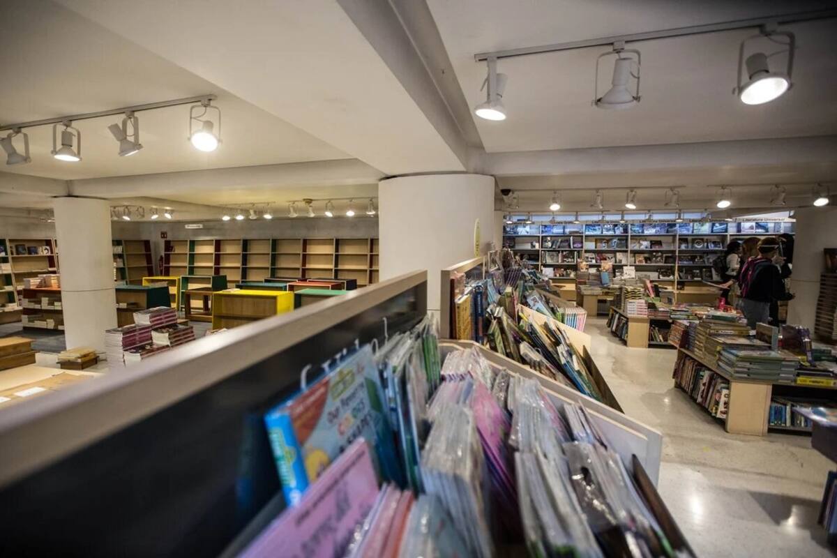 La librería Gandhi de Quevedo ya tiene algunos estantes vacíos