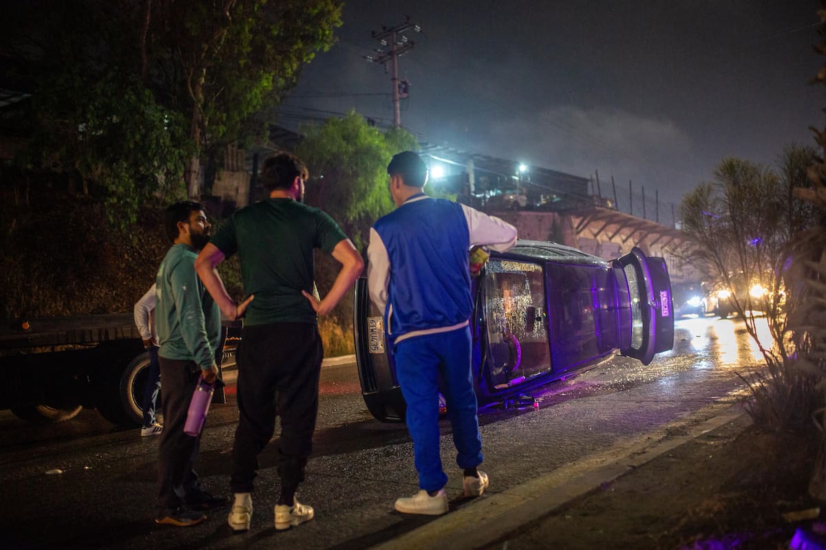 Registran volcadura en libramiento Rosas Magallón