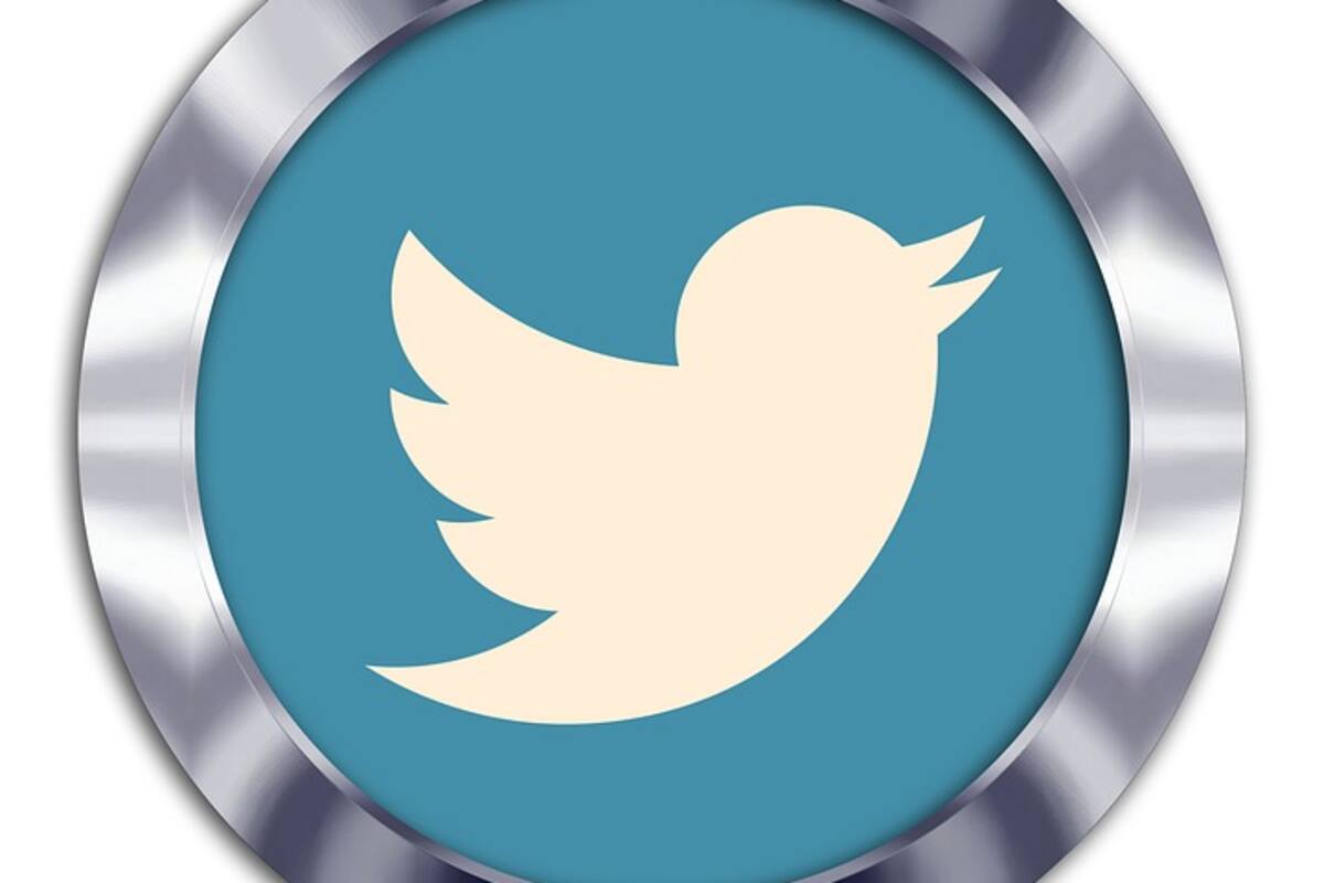 Diseñadora vende insignias falsas de verificación para casas al estilo de Twitter