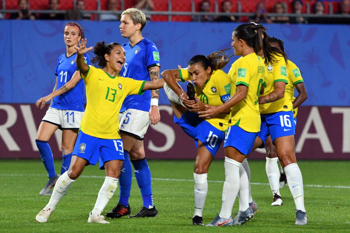Brasil, en octavos como tercera y Marta sigue escribiendo la historia