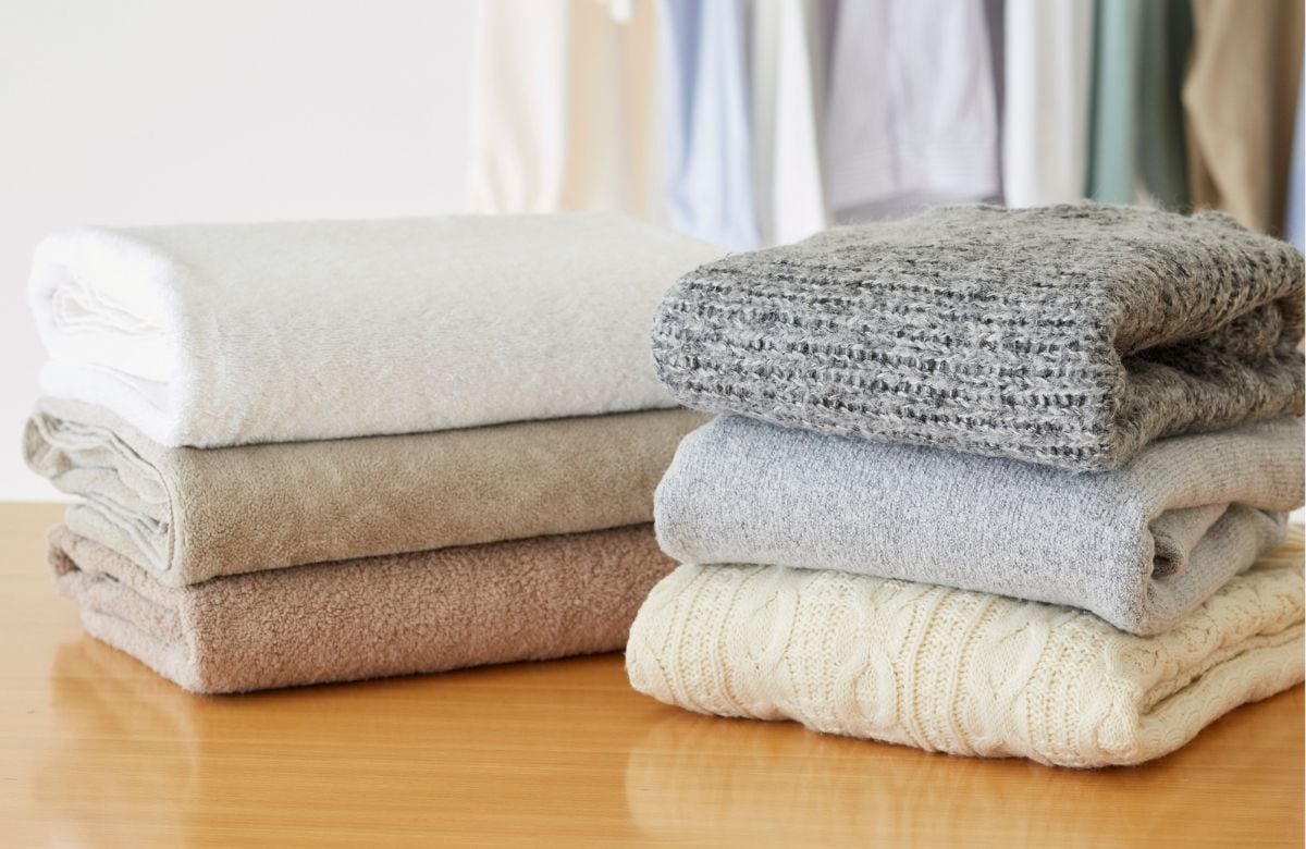 Cómo lavar correctamente las toallas del baño para evitar olor a humedad, acumulación de bacterias y desgaste de la tela | Foto: Especial (canva)