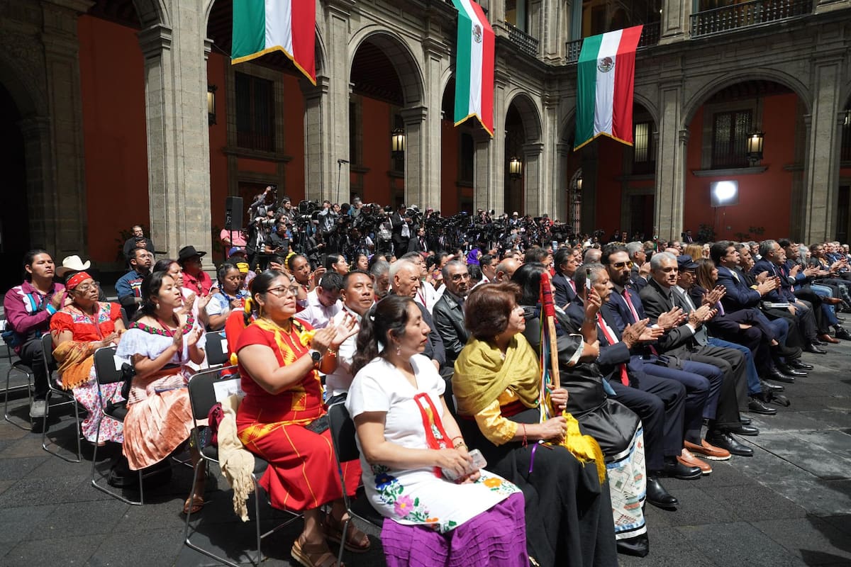 Rescate lingüístico y educación, ejes para pueblos indígenas resaltan en primer informe de Claudia Sheinbaum