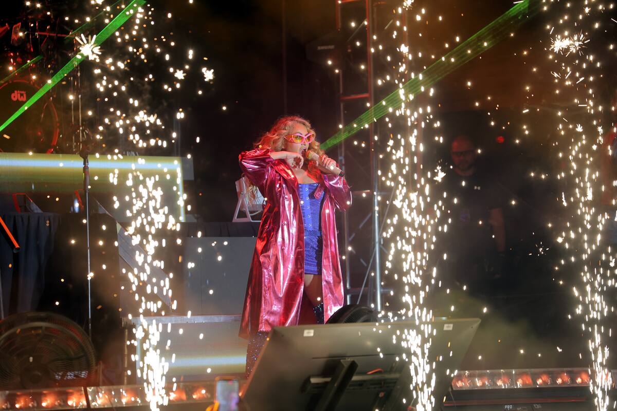 Paulina Rubio deleitó con sus mejores éxitos al público que se dio cita al cierre de las Fiestas del Pitic 2024. FOTO: JULIÁN ORTEGA