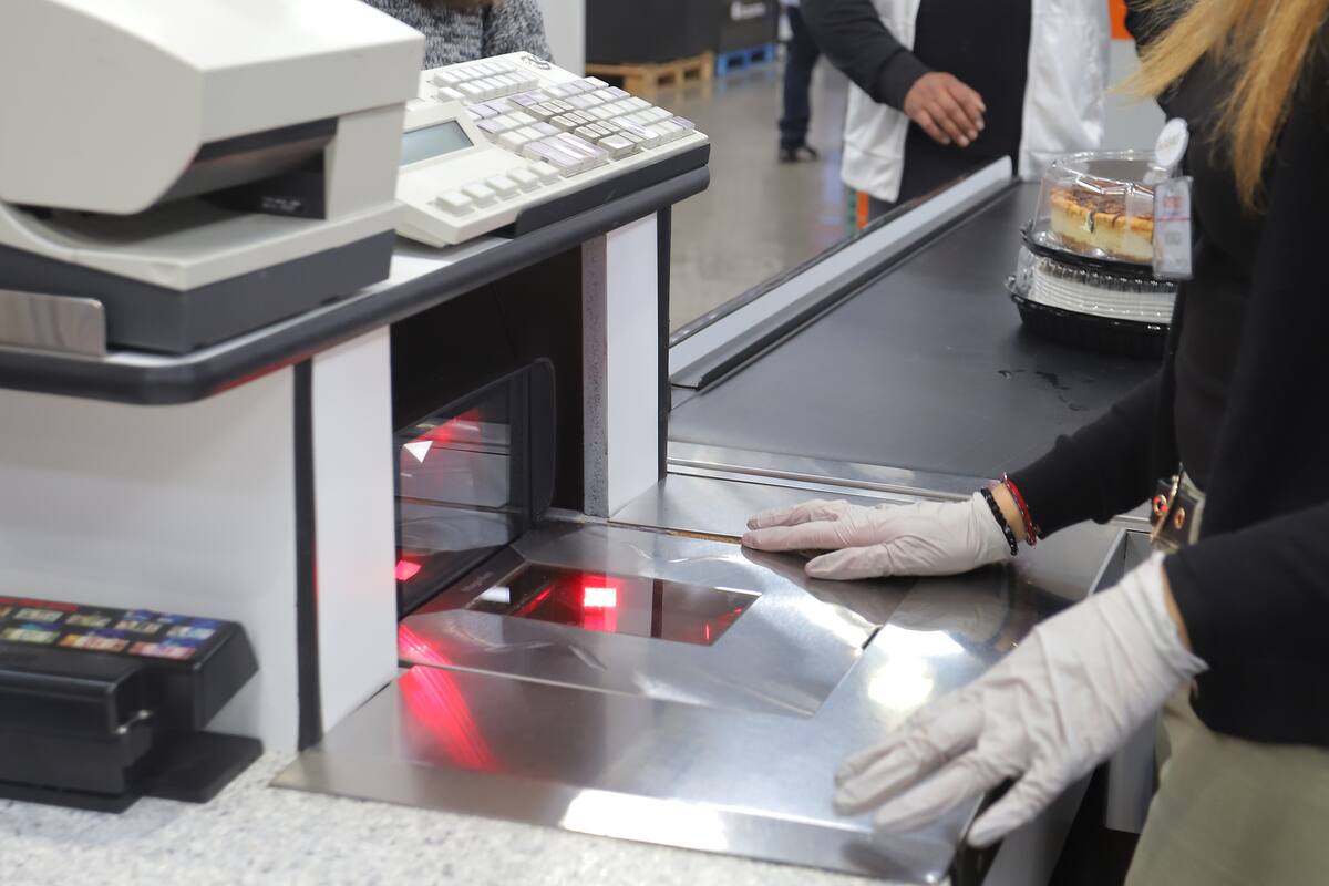 De 10 en 10, clientes ingresan a supermercado en CDMX