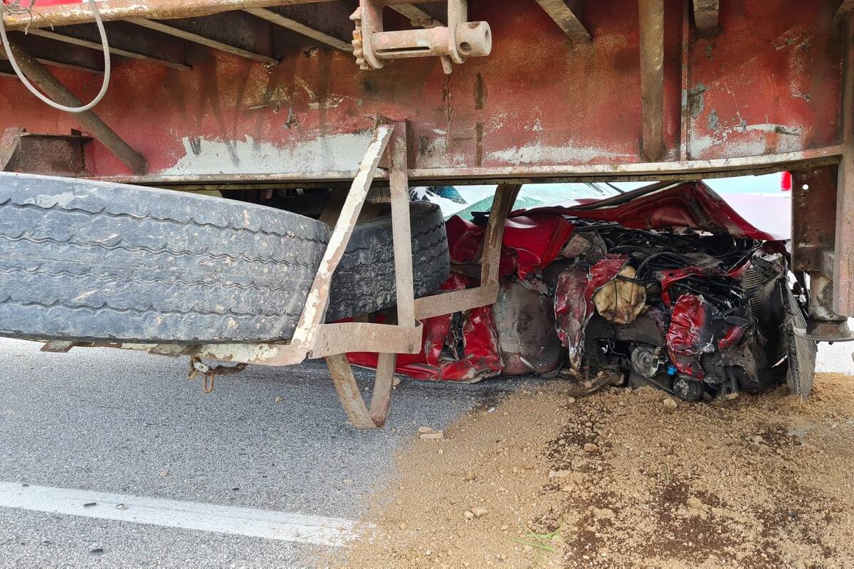 Impactante choque sobre Carretera Federal 15 deja cinco personas lesionadas