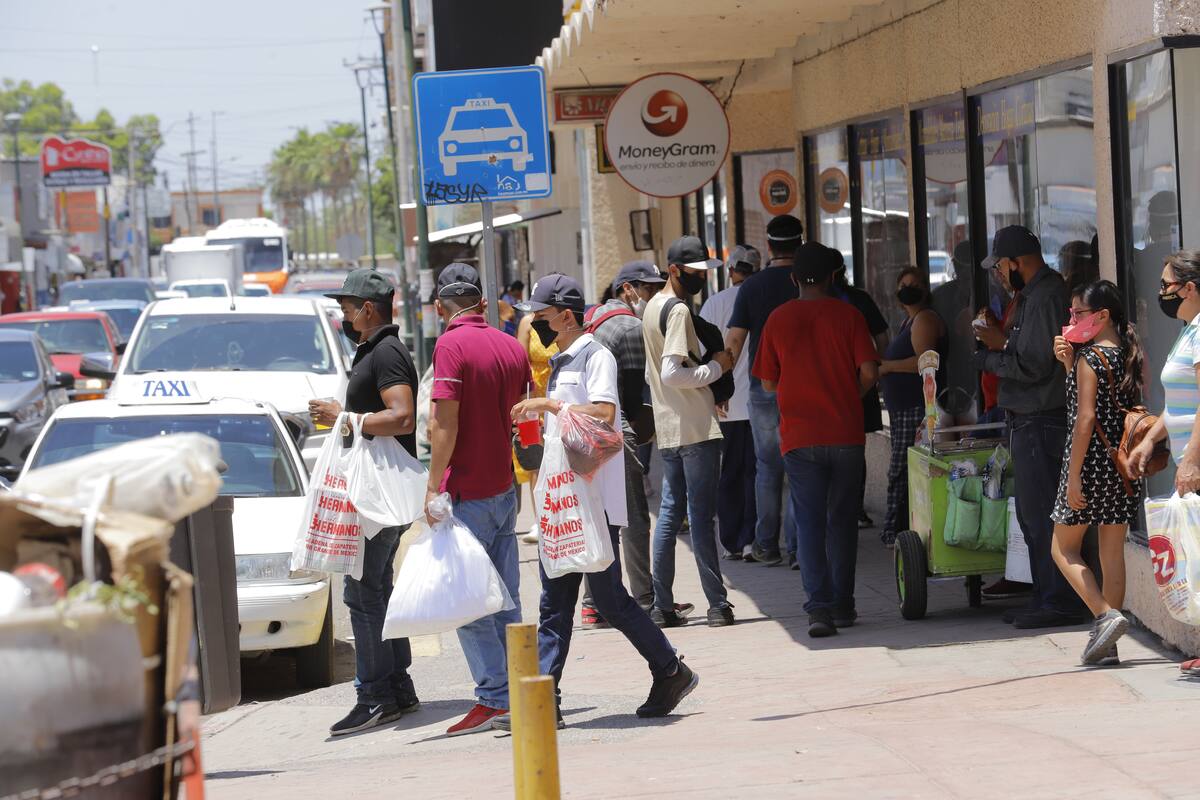 Clientes están contentos porque abrieron negocios