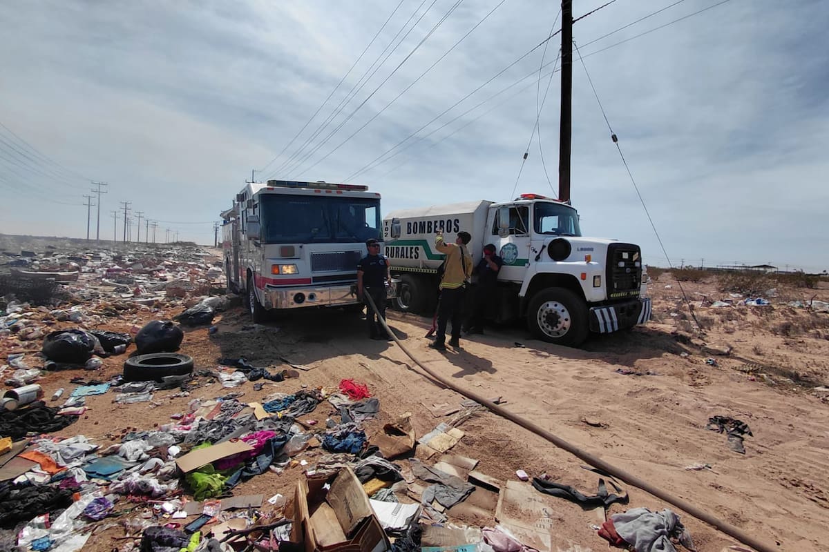 Incendio en basurero clandestino de SLRC moviliza a bomberos