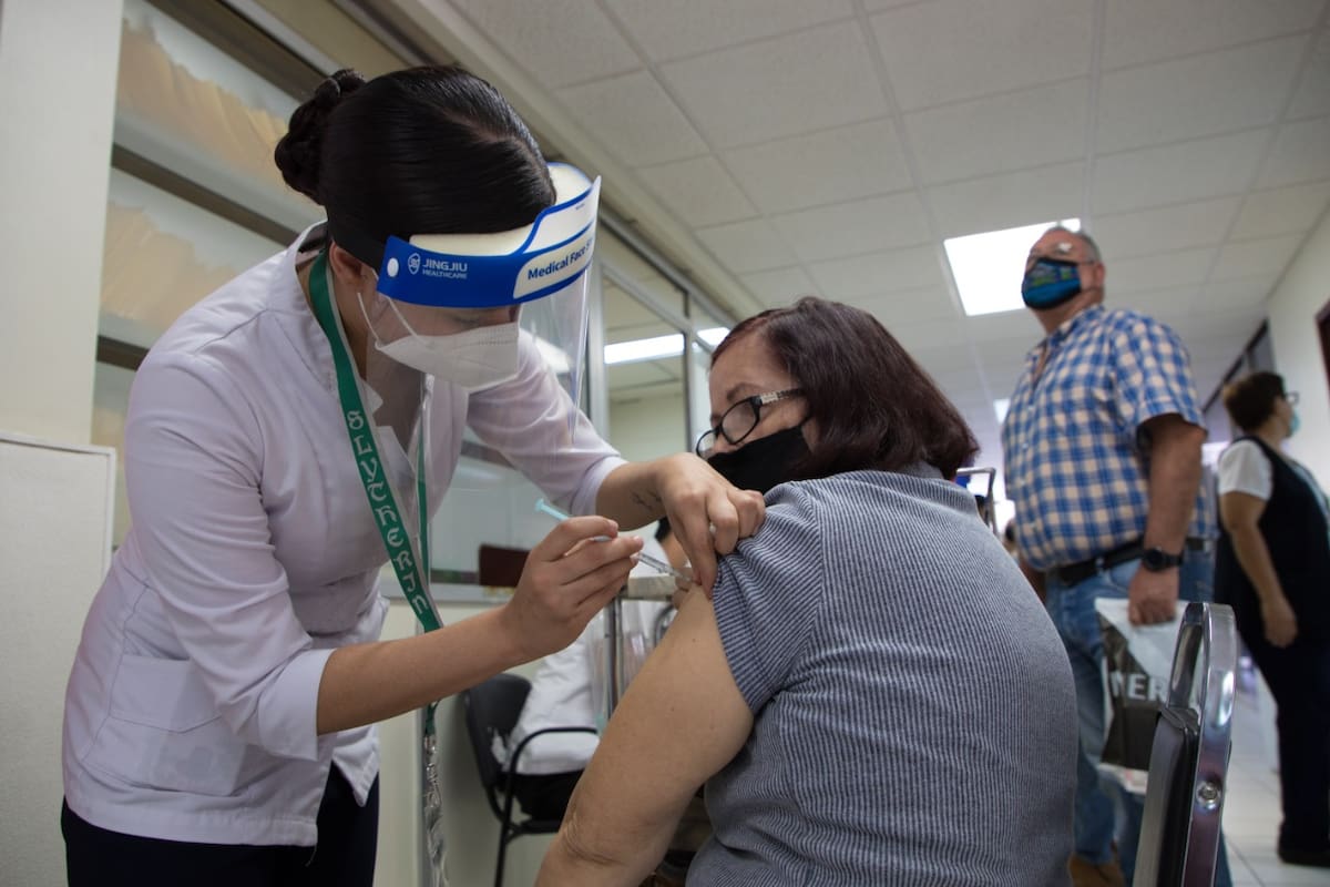 Sonora ya tiene más vacunas para la influenza; llaman a aplicársela