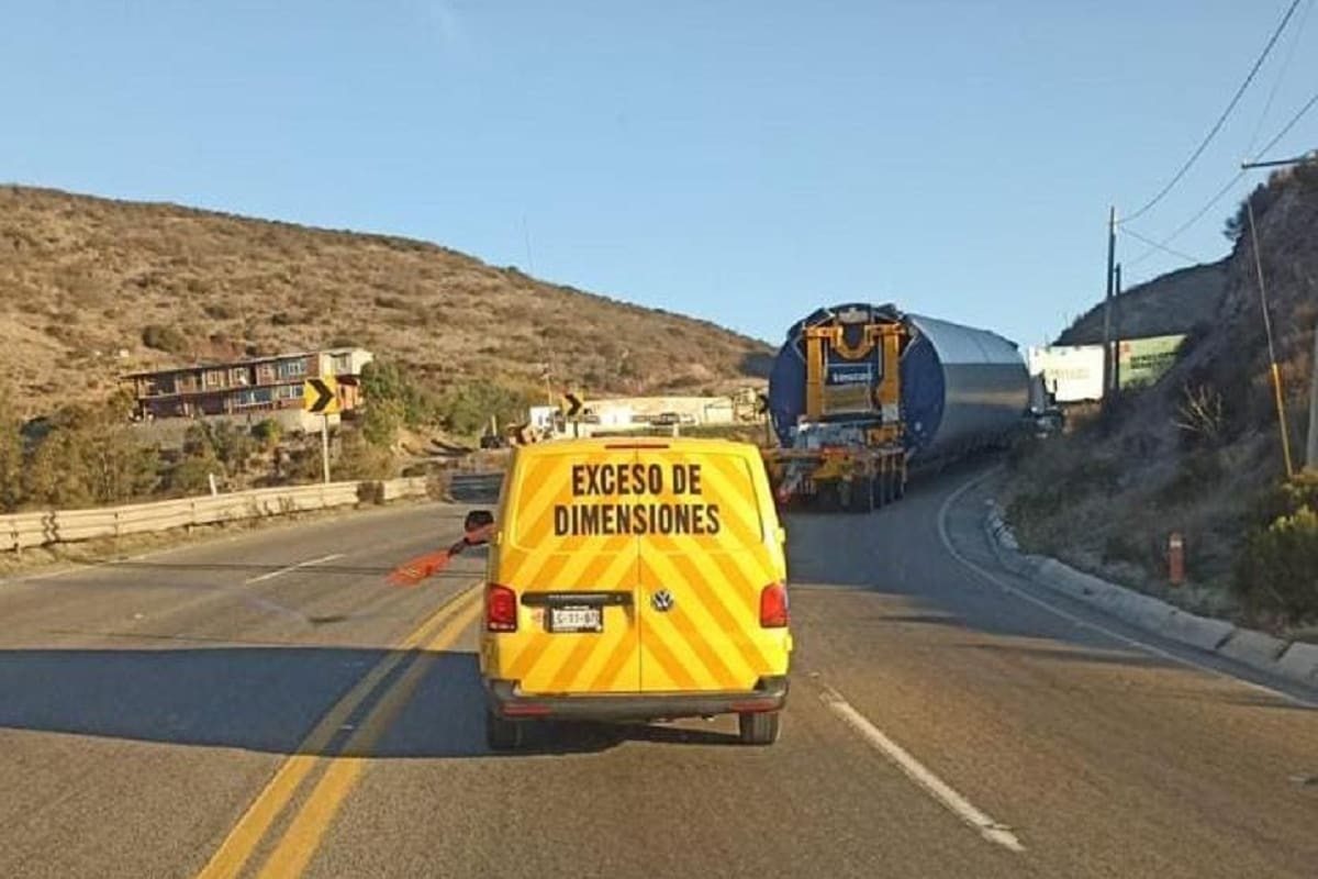 Transporte de carga sobredimensionada agrava crisis vial en Valle de Guadalupe: Fetraex