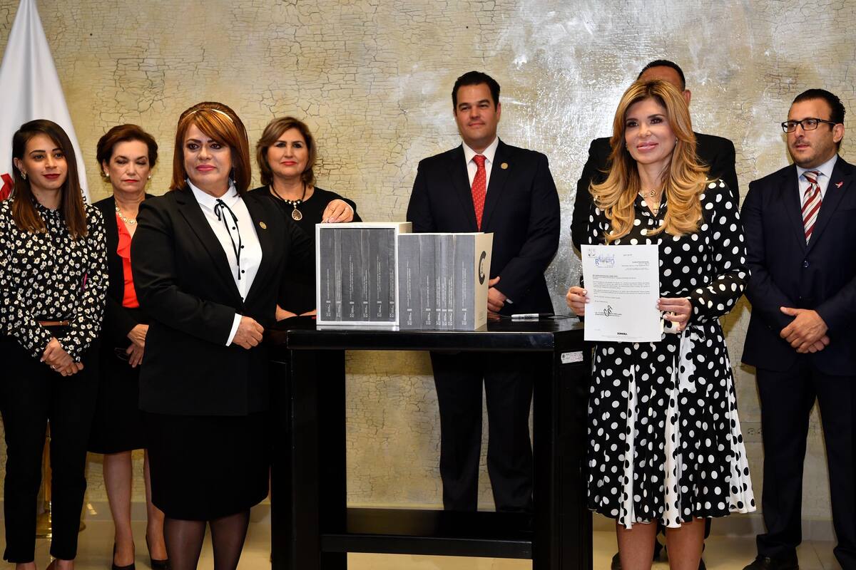 Gobernadora destaca obras en su Informe