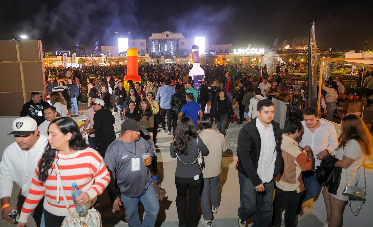 Una nutrida asistencia se dio cita al Festival del Chef que se realizó anoche en Hermosillo. FOTO: ELEZAR ESCOBAR
