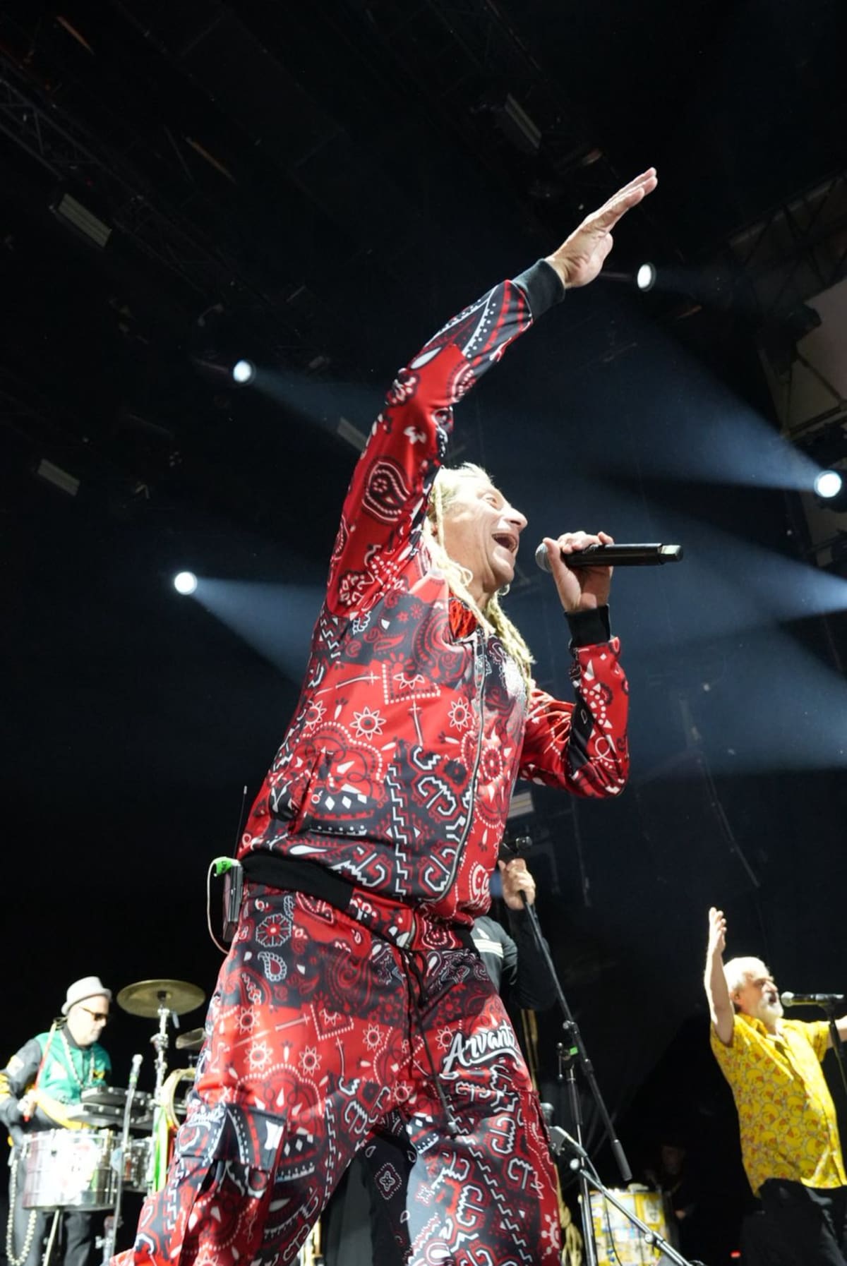 La banda argentina hace vibrar al público con sus éxitos. Foto: Carlos Cruz