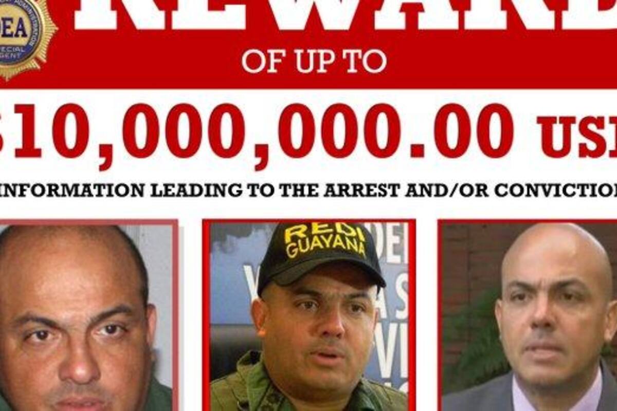 Ex general acusado junto con Maduro se entrega en Colombia; la DEA lo lleva a NY