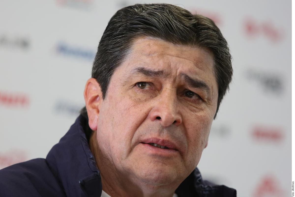 Tena le abre las puertas a Víctor Guzmán en Chivas