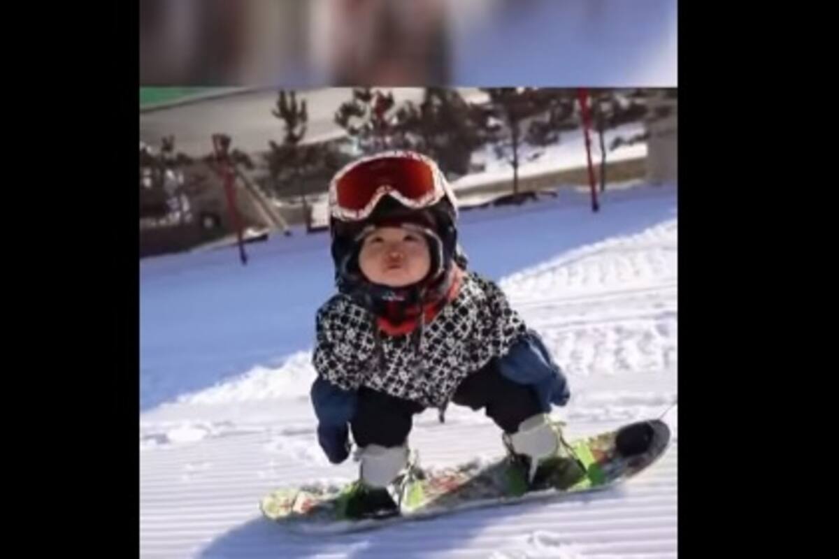 Bebé que no sabe caminar, pero ya patina en la nieve se hace viral