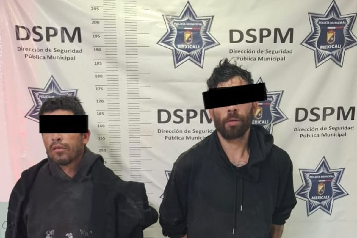 Sorprenden a dos hombres robando cableado de Telnor en la González Ortega