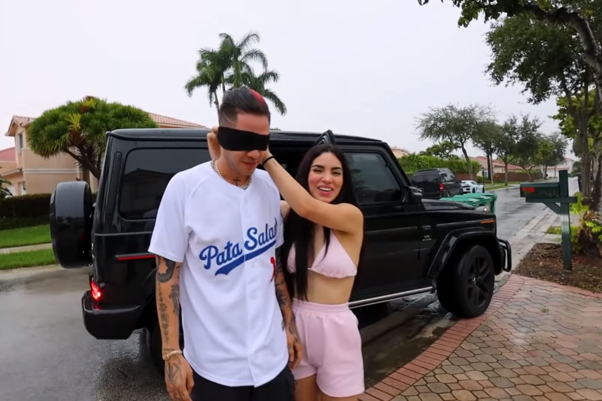 Kimberly Loaiza le regala un Lamborghini a Juan de Dios Pantoja